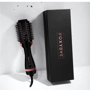 Foxybae dryer brush